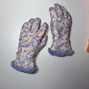 North Face Girls Large Mossbud Swirl Floral Purple Gloves
